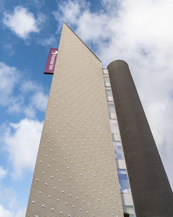 1015 Cardiff, 5016 Bristol (Hotel Premier Inn, Cardiff)